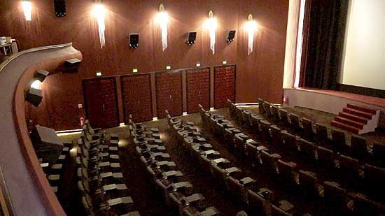 neu, schöner, mit viel Komfort und Platz: das Kino Gloria Palast am Stachus eröffnete als Münchens erster Premium Filmpalast am 19.12.2012 (©Foto: Martin Schmitz) 